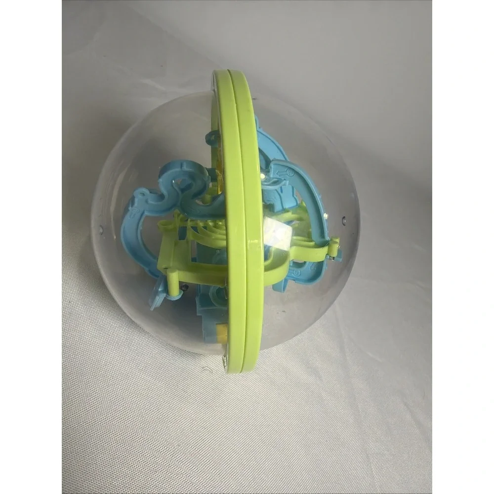 SPACE CHALLENGE Maze Globe Ball 3D Labyrinth Puzzle Game Sphere Fidget Toy